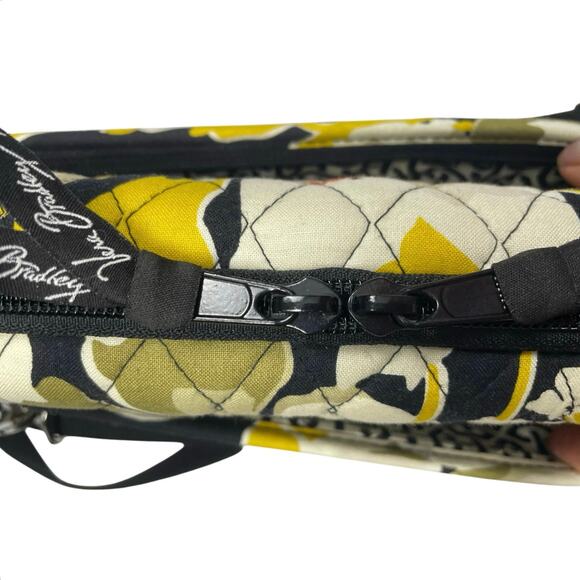 EUC - Vera Bradley Dogwood IPAD-Tablet Hard Zip Case - Picture 3 of 6